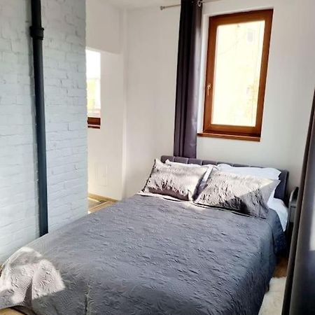 Cozy Apartment Near City Center Boekarest Buitenkant foto