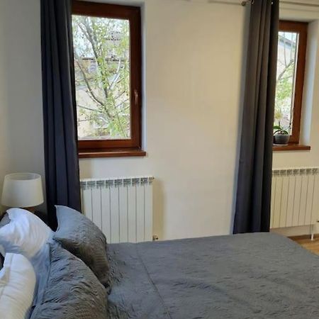 Cozy Apartment Near City Center Boekarest Buitenkant foto