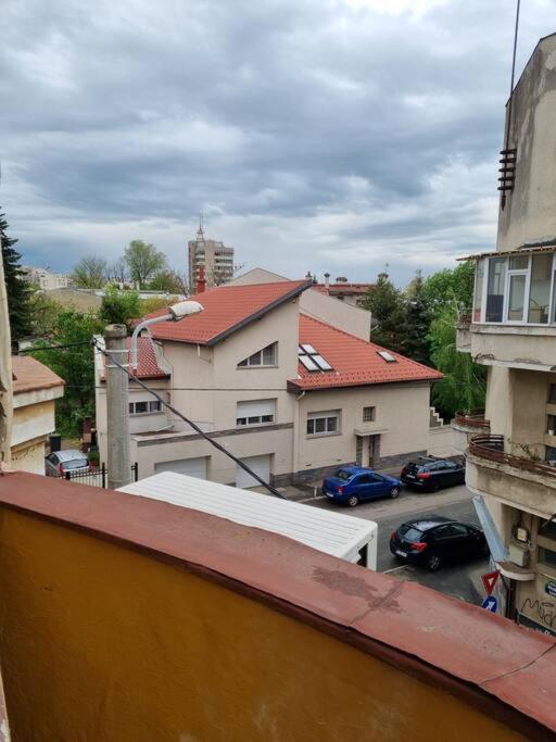 Cozy Apartment Near City Center Boekarest Buitenkant foto